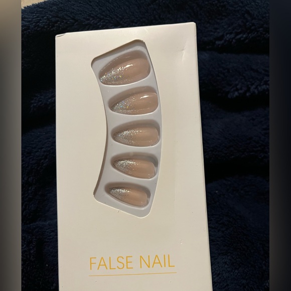 Sparkly Almond Nails NWT - Picture 3 of 3